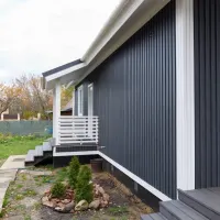 Пластиковый сайдинг U-Plast Timberblock Рейка фасадная Угольный