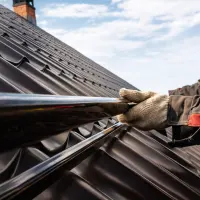 Монтаж элементов безопасности кровли